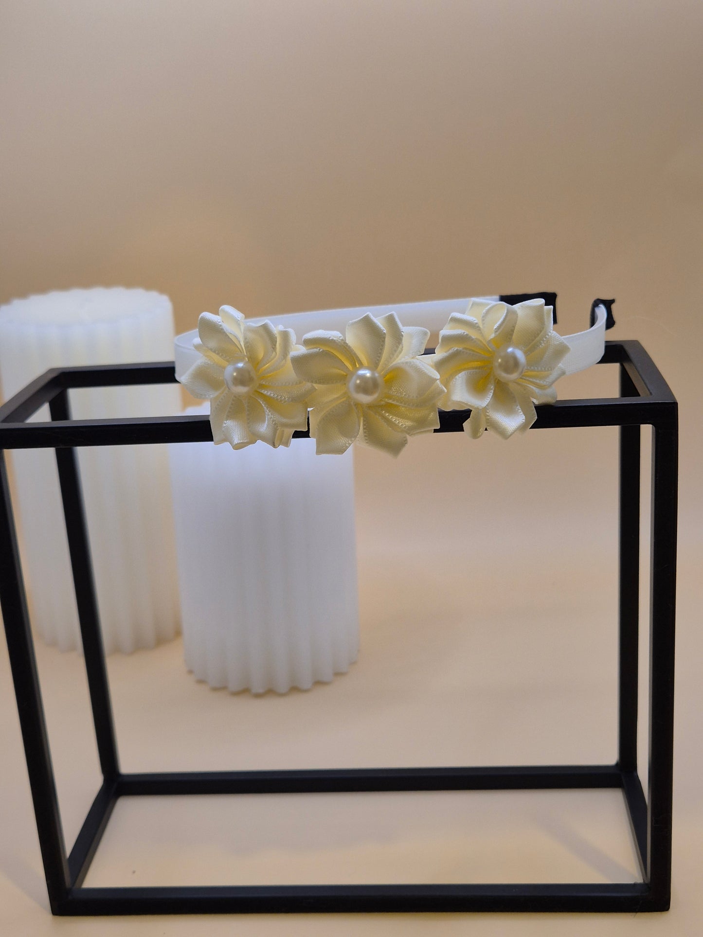 Haarreif mit 3 Blumen mit Perlen