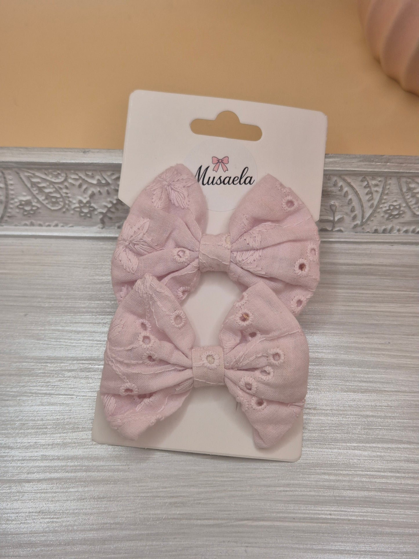 Schleife mit Spitze Mustern verschiedenen Farben