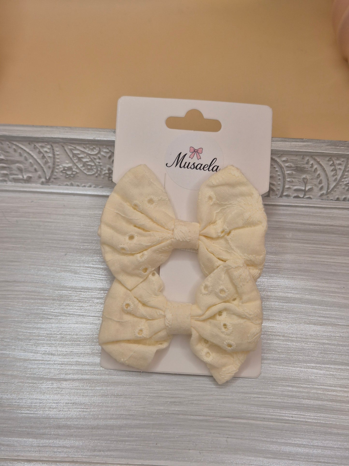 Schleife mit Spitze Mustern verschiedenen Farben