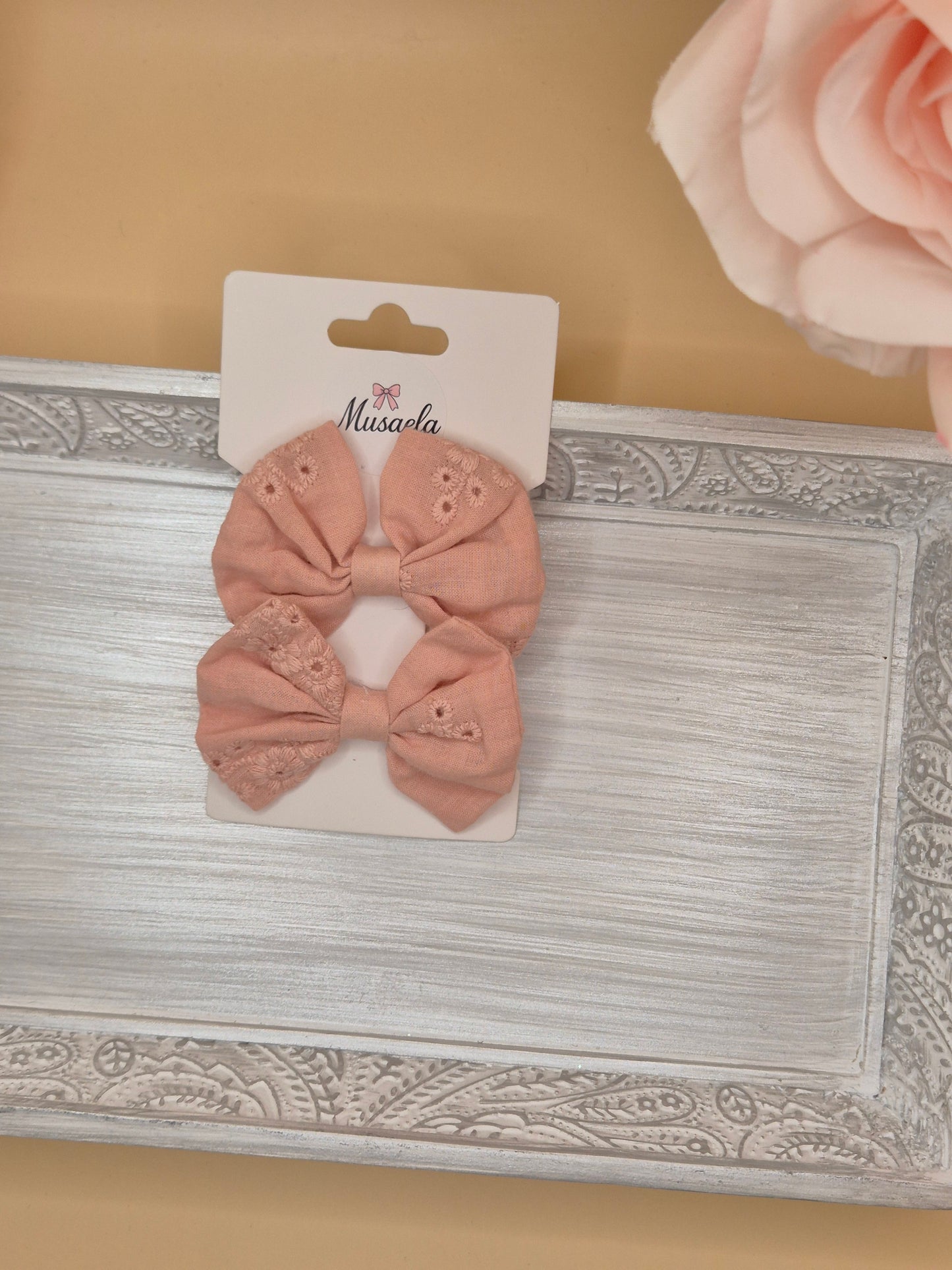 Schleife mit Spitze Mustern verschiedenen Farben