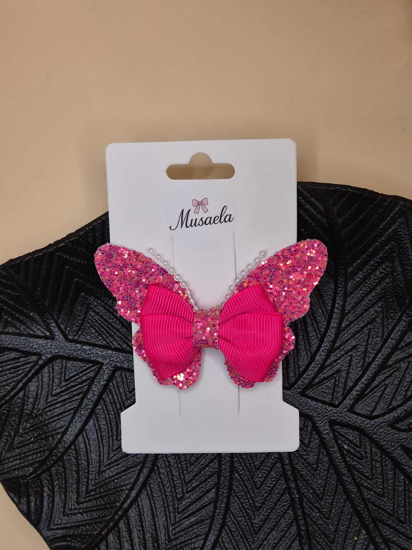 Haarspange mit großem Schmetterling Pailletten und Perlen